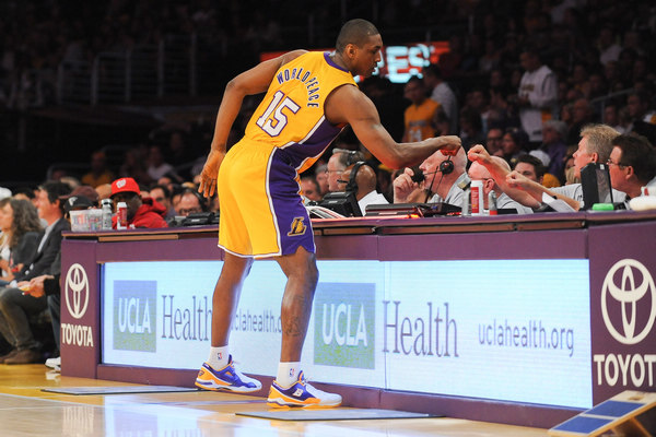 全场观众的 全场观众的