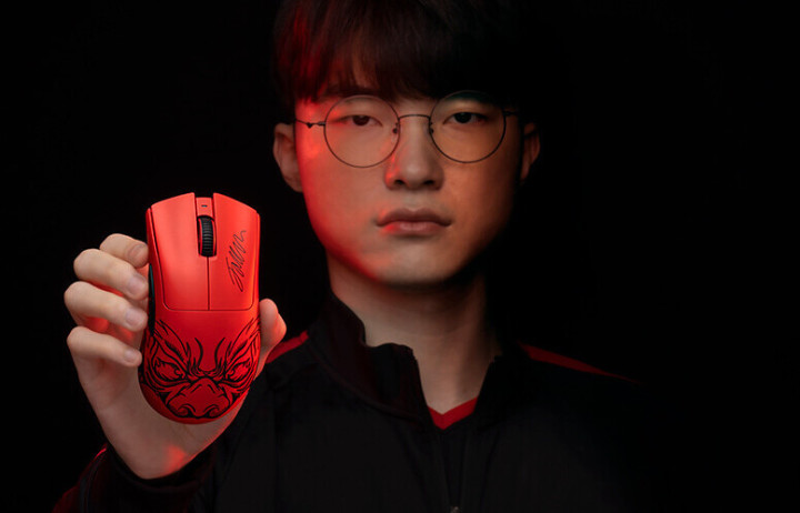 每件球衣均 每件球衣均